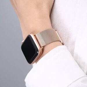 Los Angeles Boutique Mesh Adjustable Magnetic Strap Apple Watch 42/ 44 mm Gold